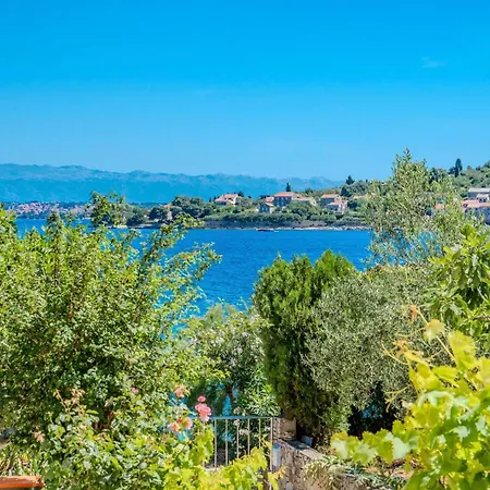 Apartment For 4 Persons, By The Sea And With Beautiful View