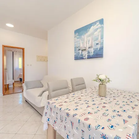 For 4 Persons, By The Sea And With Beautiful View Kali