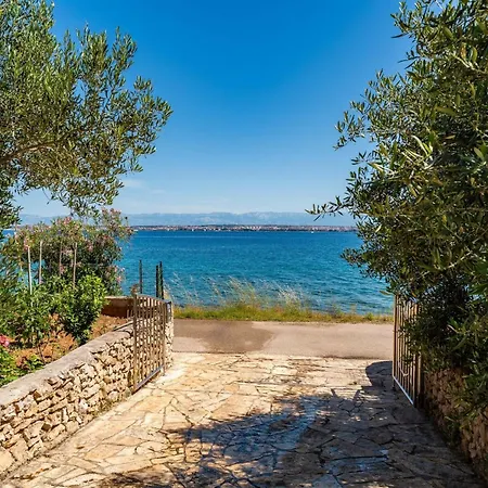 For 4 Persons, By The Sea And With Beautiful View Apartment Kali