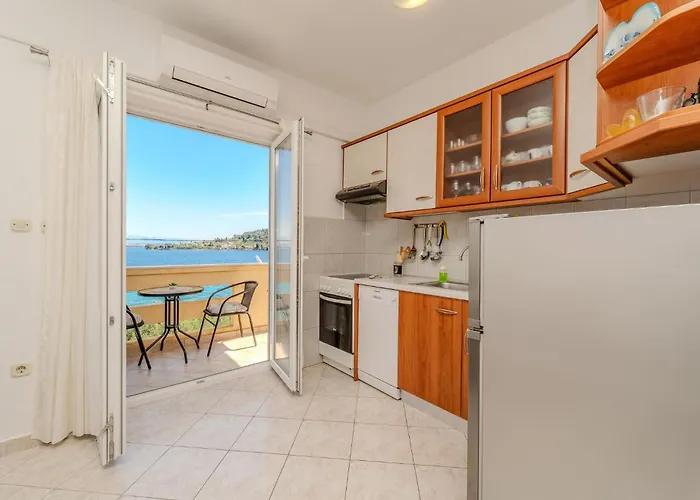 For 4 Persons, By The Sea And With Beautiful View アパート カリ