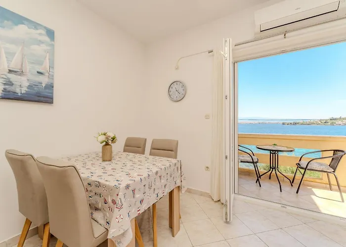 For 4 Persons, By The Sea And With Beautiful View
