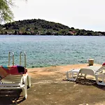 Apartmán For 4 Persons, By The Sea And With Beautiful View Kali