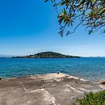For 4 Persons, By The Sea And With Beautiful View Apartmán *