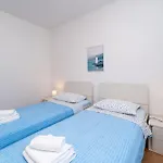 Apartmán For 4 Persons, By The Sea And With Beautiful View *