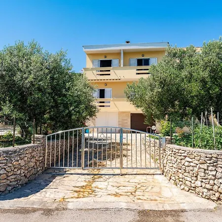 Apartman For 4 Persons, By The Sea And With Beautiful View Kali